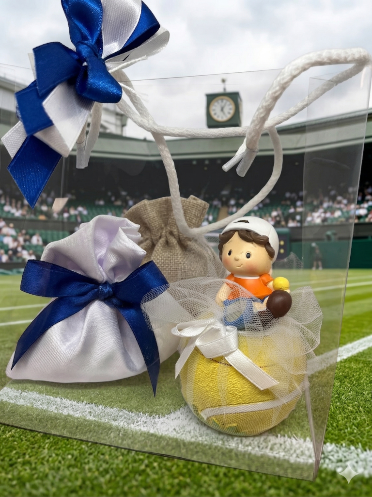 Tennista su pallina con packaging